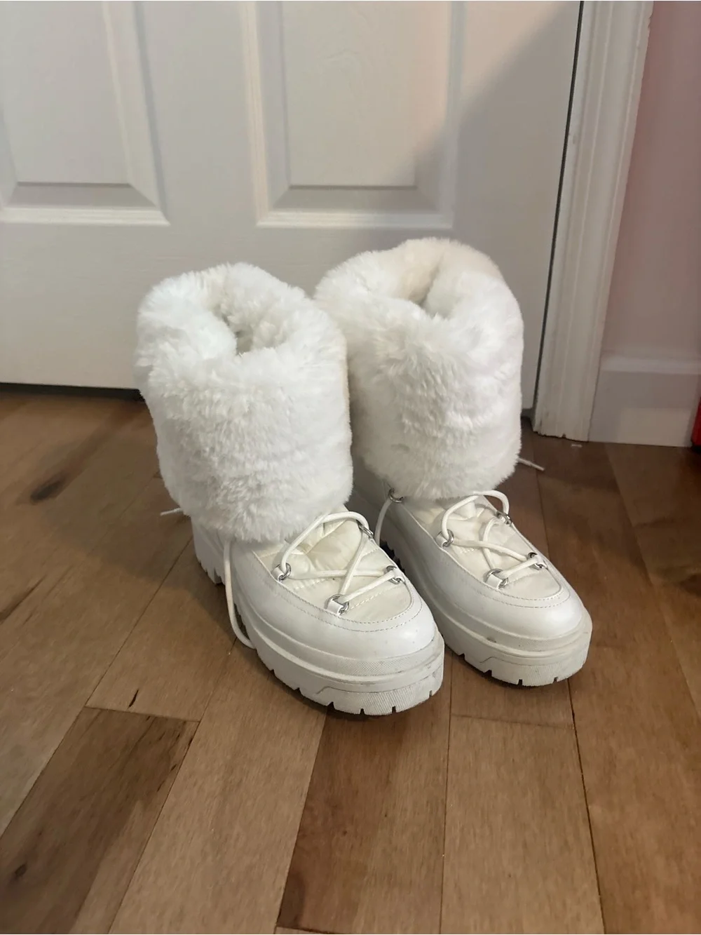 Guess White Faux-Fur Platform Winter Boots